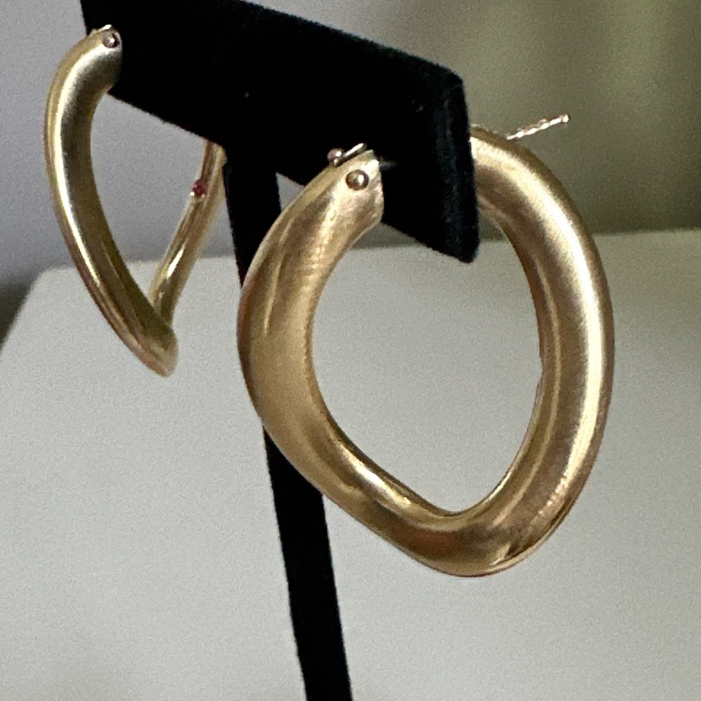 18k Roberto Coin Earrings - Picture 2 of 6